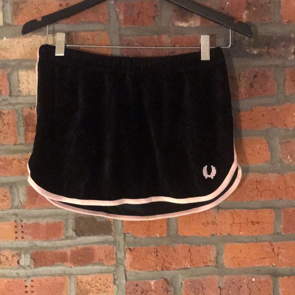 Knock-off Fred Perry velour mini skirt